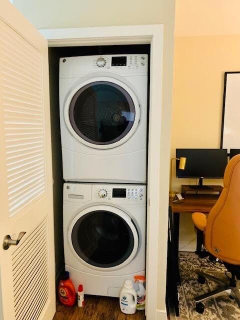 2 Bed 2 Bath Stylish Luxury Premium High-rise Los Angeles