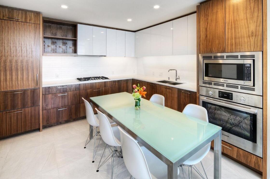 2 Bed 2 Bath Stylish Luxury Premium High-rise *