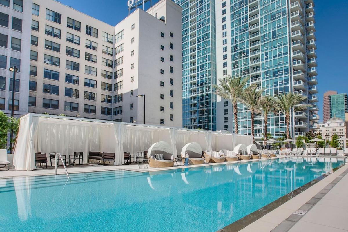 2 Bed 2 Bath Stylish Luxury Premium High-rise Apartment